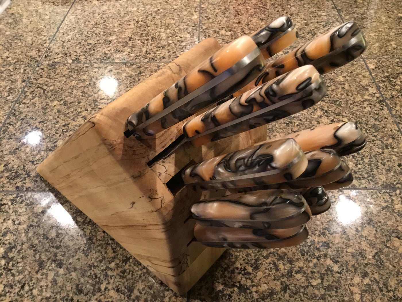 11pc kitchen set in a wood knife block